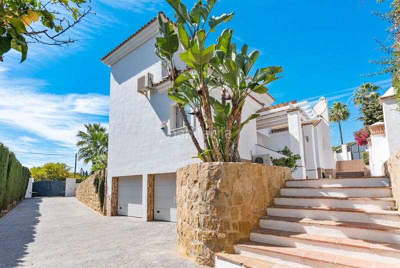 Foto 9d64984d-2eee-4d9f-89e2-fc1907cb3b2b. Casa amb aparcament piscina a Casco Antiguo Marbella