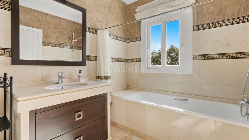 Foto a02b226f-e6c9-45b2-b4e3-da4222b863c1. Casa amb aparcament piscina a Casco Antiguo Marbella