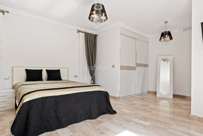 Foto a08139f1-3c68-43ff-987b-95d03caf4b3b. Casa amb aparcament piscina a Casco Antiguo Marbella