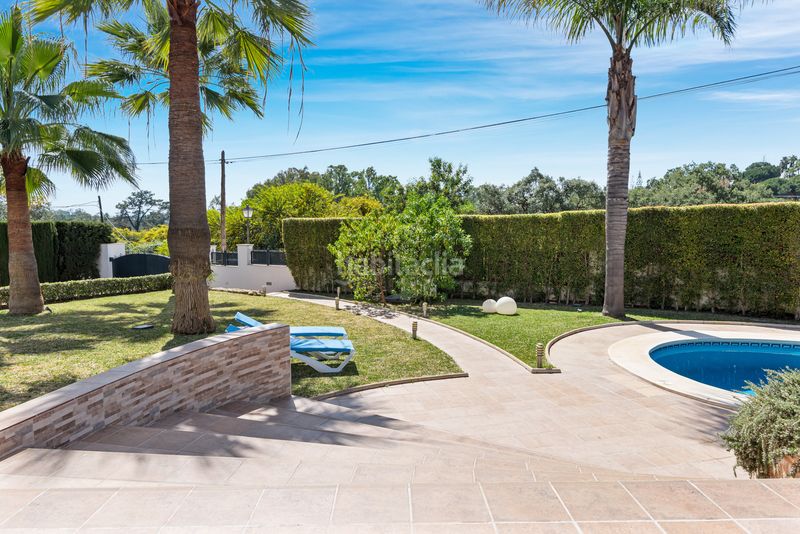 Foto a0ae1dd2-6136-4634-ba1d-2a5f7e9b677b. Casa amb aparcament piscina a Casco Antiguo Marbella