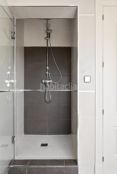 Foto f99b8f2d-8002-420a-bd22-04ff026631f7. Casa amb aparcament piscina a Casco Antiguo Marbella