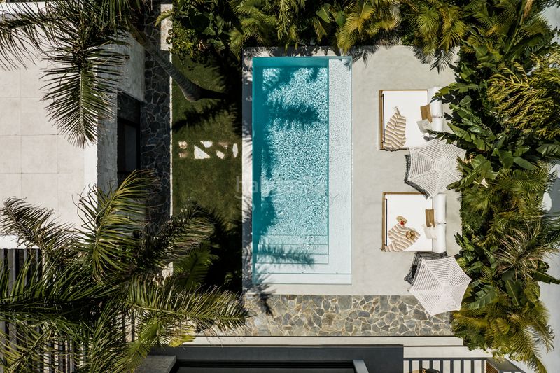 Foto 42f6f1f6-6e65-4988-8a8c-ae5f574715e9. Casa amb aparcament piscina a Casco Antiguo Marbella