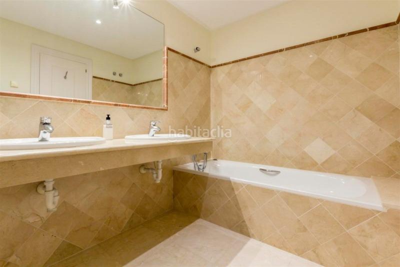 Foto 063e5c1c-db1d-46a5-91b7-f082c94f63f3. Casa adosada adosado en venta en Casco Antiguo Marbella