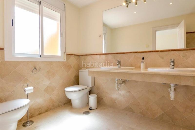 Foto b45c9acd-2206-4a04-abdf-60a77473a4f8. Casa adosada adosado en venta en Casco Antiguo Marbella