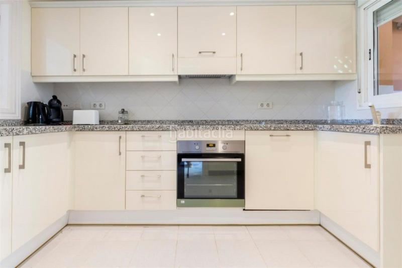 Foto f40d5a3f-39d0-4b23-b510-4b391af6e8e7. Casa adosada adosado en venta en Casco Antiguo Marbella