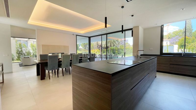 Foto 2b469ae5-8518-4115-906d-79d9dd248a7e. Casa amb aparcament piscina a Puente Romano Marbella