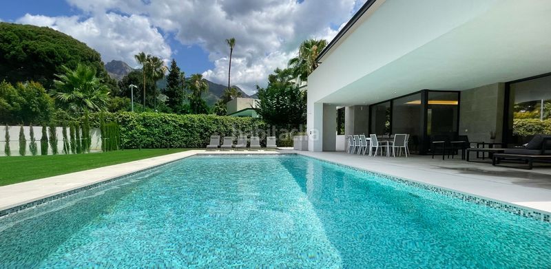 Foto 77957bb3-adc1-4995-a8a4-2ace0022006d. Casa amb aparcament piscina a Puente Romano Marbella