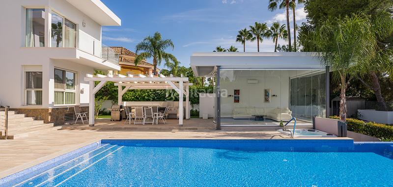 Foto 1a0a3dd1-be9c-46d6-ac3f-b3f11c6d03a3. Casa amb aparcament piscina a Casco Antiguo Marbella