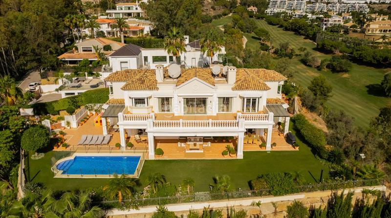 Foto fbe8f321-4d09-4a44-b0a4-806ff200f405. Haus mit parking pool in Casco Antiguo Marbella