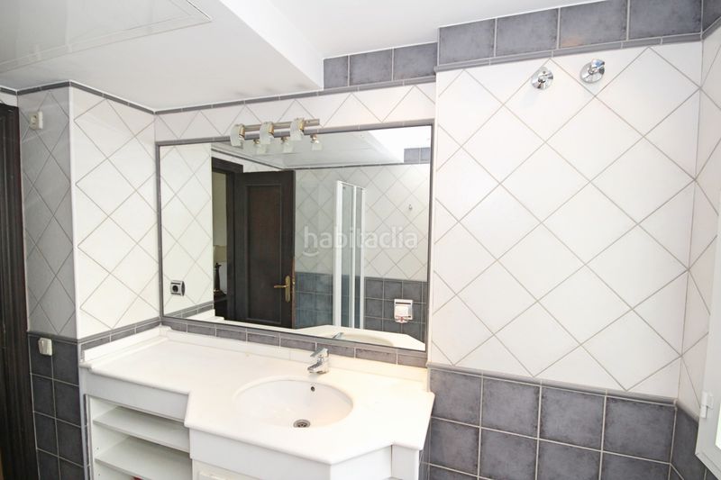 Foto 1e188e88-d786-4f2b-b672-cfb4388d3d0b. Casa amb aparcament piscina a Los Naranjos Marbella