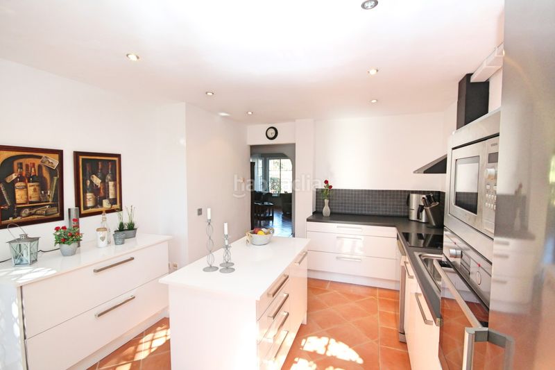Foto 47c072d8-f878-436a-82a2-c08010422a9a. Casa amb aparcament piscina a Los Naranjos Marbella