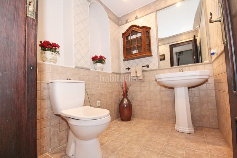 Foto 49690f1b-84b8-4732-866d-60037b7ec3a5. Casa amb aparcament piscina a Los Naranjos Marbella