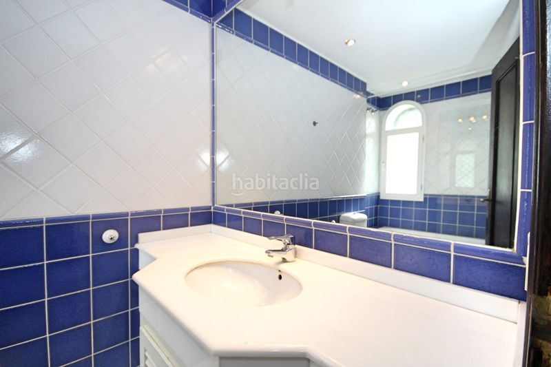 Foto af46ee65-e8c4-41a1-b47f-f4da329d6c4e. Casa amb aparcament piscina a Los Naranjos Marbella