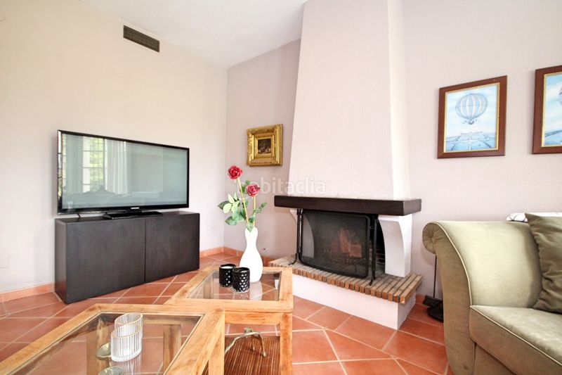 Foto efd4d685-3393-473e-b93e-a0d25e97d3fa. Casa amb aparcament piscina a Los Naranjos Marbella