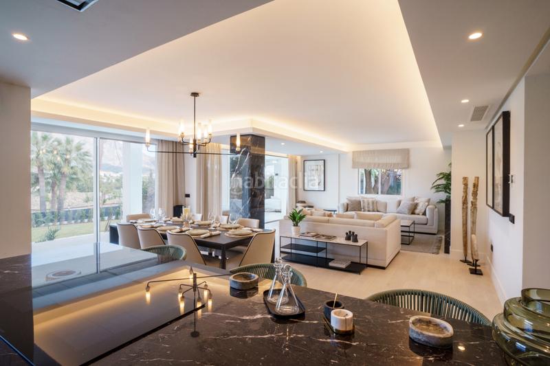 Foto 2a7705cc-7135-4e2d-adae-f258a270e87f. Casa amb aparcament piscina a Nueva Andalucía centro Marbella