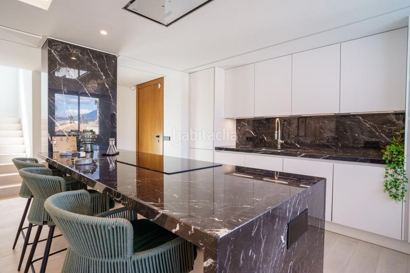 Foto 4b1ca462-e406-4d06-876f-1e1858995ace. Casa amb aparcament piscina a Nueva Andalucía centro Marbella