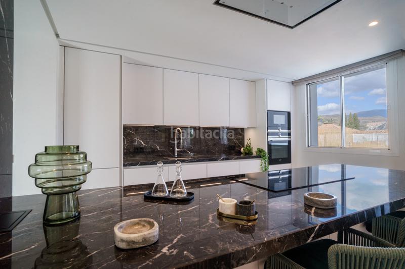 Foto a6be92c7-f2b8-45c3-ad81-a3f14895c4b8. Casa amb aparcament piscina a Nueva Andalucía centro Marbella