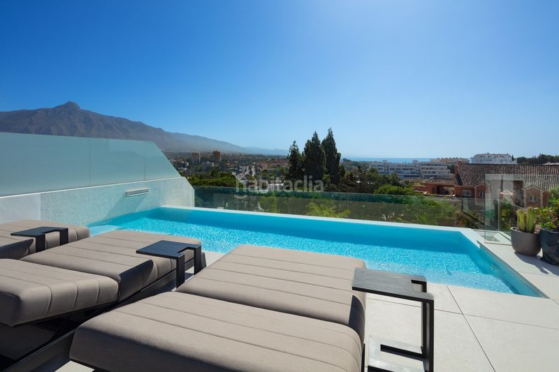 Foto 75cbe9c4-84e2-40cc-ad27-58e0c87f6944. Casa a Nueva Andalucía centro Marbella