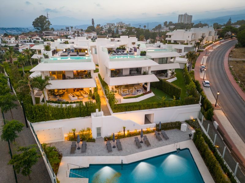 Foto c5e60857-a7e6-41e1-93fc-1d5230562fe9. Casa a Nueva Andalucía centro Marbella