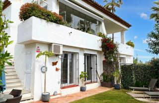 Towny house in La Duquesa. Hogar con vistas al mar