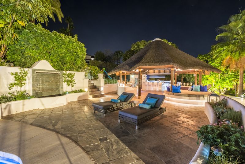 Foto 6c677569-89a5-4e98-9a53-201308602dd9. Casa amb aparcament piscina a Nueva Andalucía centro Marbella