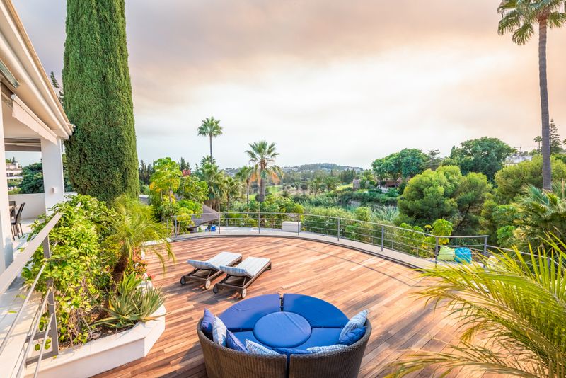 Foto 85f40365-80c0-47fd-a078-6a68d3516e5a. Casa amb aparcament piscina a Nueva Andalucía centro Marbella