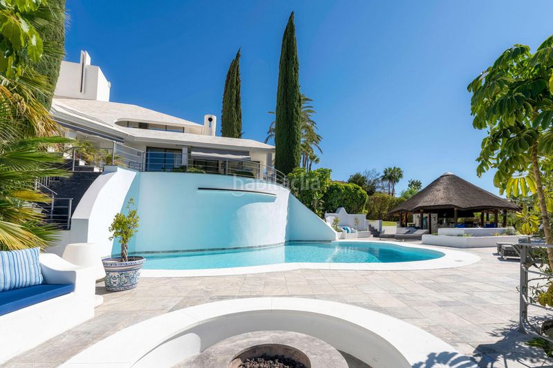 Foto a6972ffd-fb1b-41ec-bc77-7002d87db270. Casa amb aparcament piscina a Nueva Andalucía centro Marbella