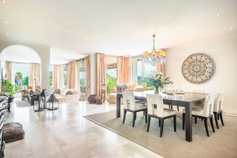 Foto d0db4b58-a15e-4f7f-a76e-806b835f9887. Casa amb aparcament piscina a Nueva Andalucía centro Marbella