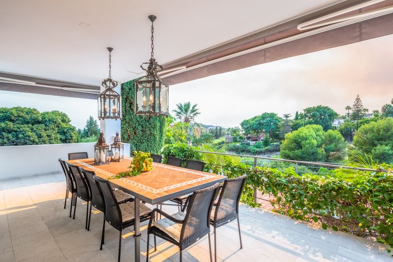 Foto dbf13079-a55f-4ac6-a5a4-e2d866f33d8e. Casa amb aparcament piscina a Nueva Andalucía centro Marbella