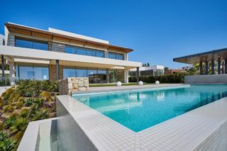 House in Benahavís pueblo. Villa en primera linea de golf en marbella