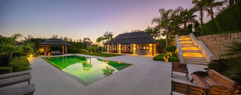 Foto f837e0eb-0217-402c-bead-14e50cd2398b. Casa amb aparcament piscina a Sierra Blanca Marbella