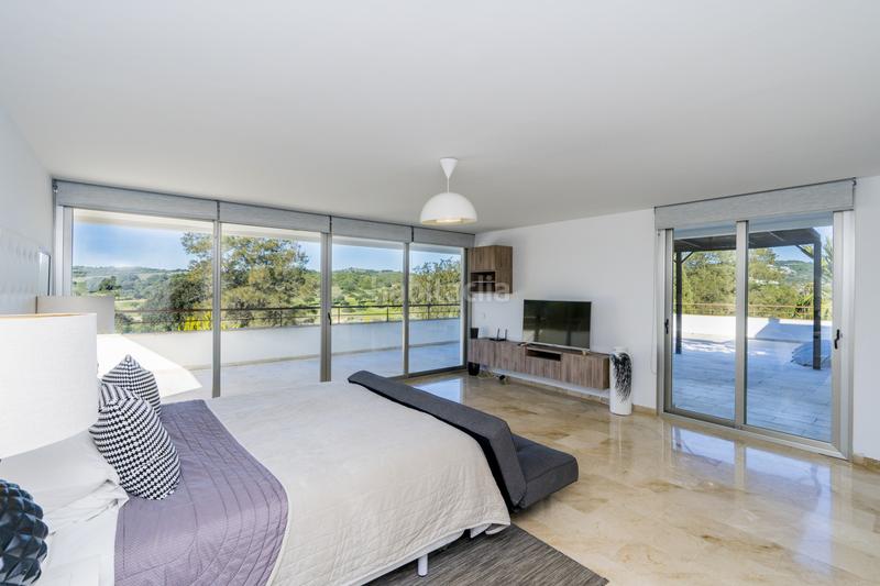 Foto 80beff13-9bdd-4c54-abf2-be5d44044979. House with parking pool in puerto de Sotogrande-la marina Sotogrande