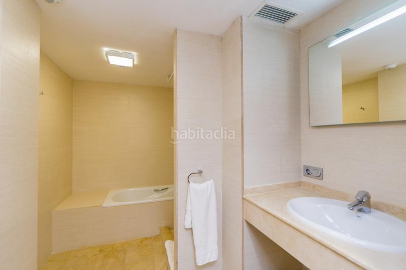 Foto fc72a473-58f8-434f-8719-013ba1079f7b. House with parking pool in puerto de Sotogrande-la marina Sotogrande