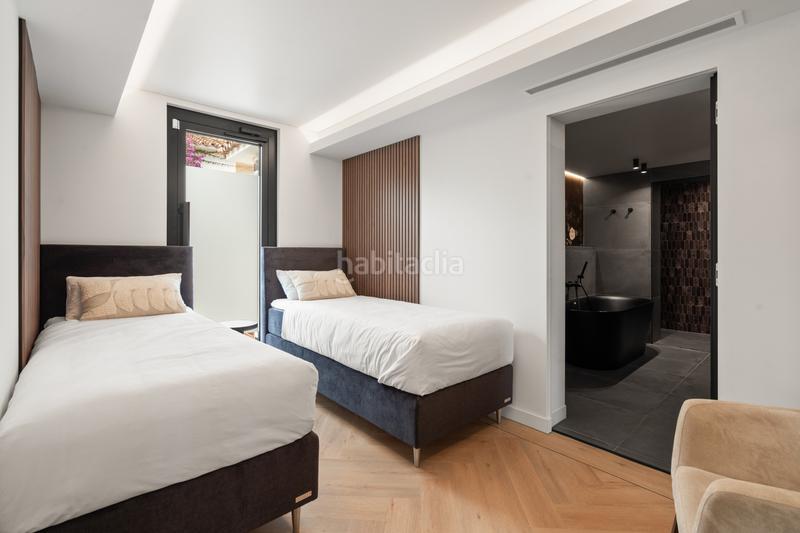 Foto 4bb6cb0f-b4a6-4039-8369-c2863a5aa9e7. Casa en camino molino 1 villa renovada de alta gama en venta con vistas al mar, jardines y ubicación privilegiada en Marbella