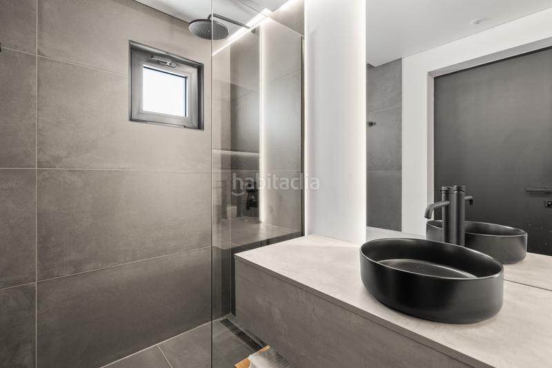 Foto 4f002396-f704-4e65-9fd1-b2ae70b4fe46. Casa en camino molino 1 villa renovada de alta gama en venta con vistas al mar, jardines y ubicación privilegiada en Marbella