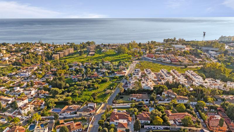 Foto 6e3a88d5-b130-424a-8e91-d307c1e6cdf0. Casa en camino molino 1 villa renovada de alta gama en venta con vistas al mar, jardines y ubicación privilegiada en Marbella