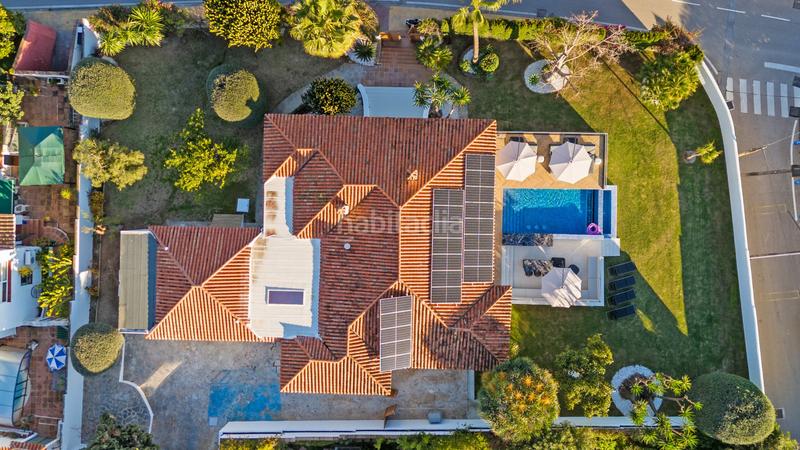 Foto 86ad57d3-aa41-4cf1-bce5-2d550b89f42a. Casa en camino molino 1 villa renovada de alta gama en venta con vistas al mar, jardines y ubicación privilegiada en Marbella