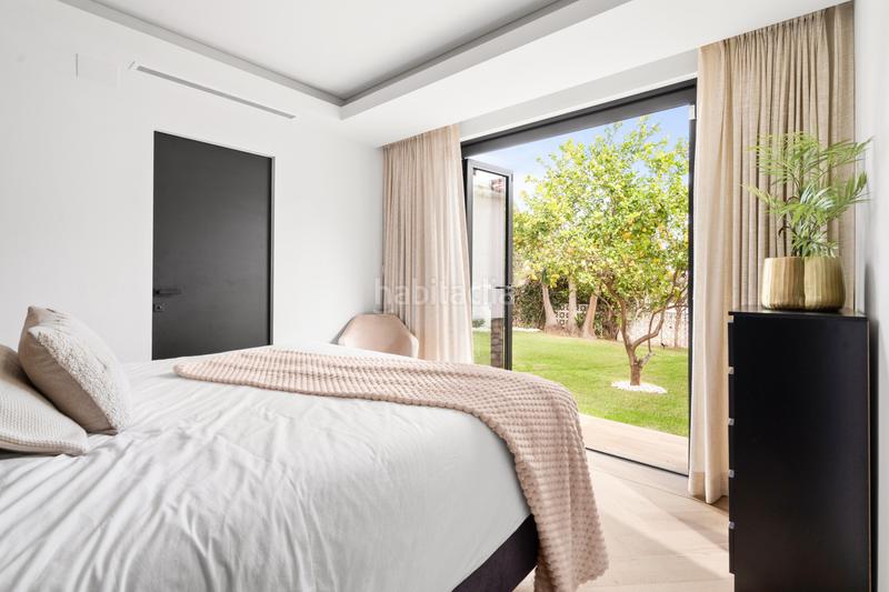 Foto a23b2832-bd89-4289-b6cc-8d8009c42889. Casa en camino molino 1 villa renovada de alta gama en venta con vistas al mar, jardines y ubicación privilegiada en Marbella