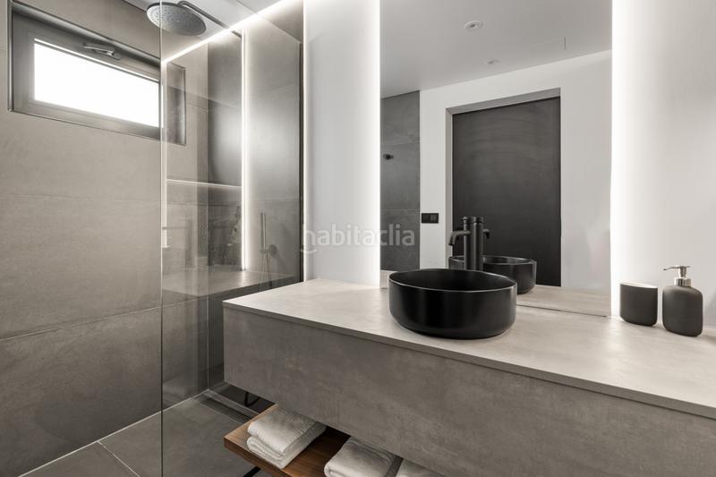 Foto a3bbc657-b237-4f94-908e-3356077a433f. Casa en camino molino 1 villa renovada de alta gama en venta con vistas al mar, jardines y ubicación privilegiada en Marbella