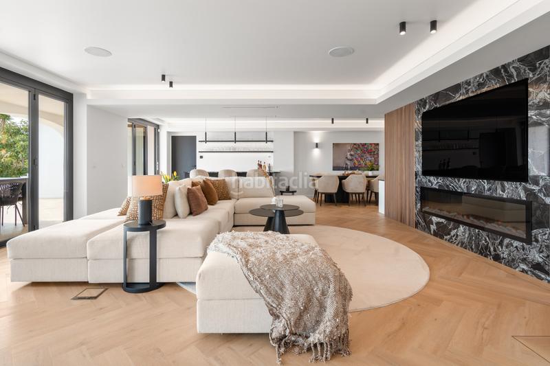 Foto b340deda-9e14-4952-963b-43b95ee4ef5a. Casa en camino molino 1 villa renovada de alta gama en venta con vistas al mar, jardines y ubicación privilegiada en Marbella