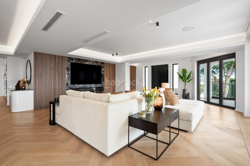 Foto fcbccde8-de10-425d-acae-6ab9bcac5ddd. Casa en camino molino 1 villa renovada de alta gama en venta con vistas al mar, jardines y ubicación privilegiada en Marbella
