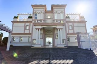 House in Casco Antiguo. Villa de 8 dormitorios en los flamingos golf resort