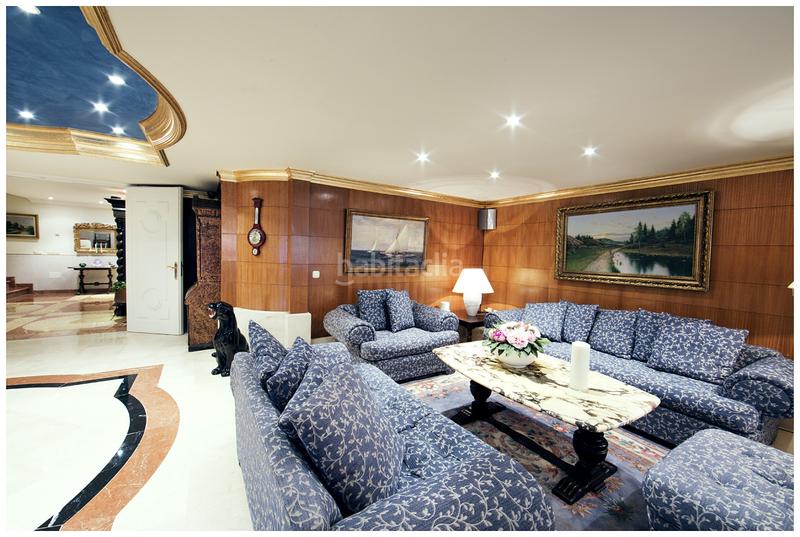 Foto 0a1e3811-8e7c-4b94-ac47-3c40eb499388. House with parking pool in Casco Antiguo Marbella