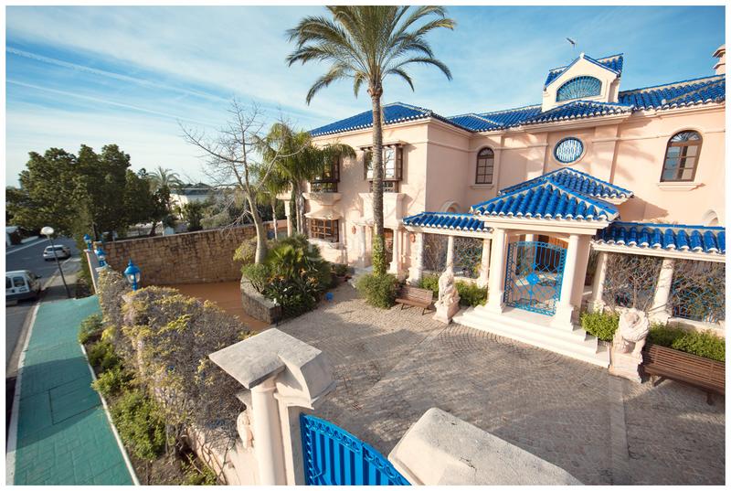 Foto 4ee52b51-b39a-4ed3-8c2c-8e26ddd0f3af. House with parking pool in Casco Antiguo Marbella