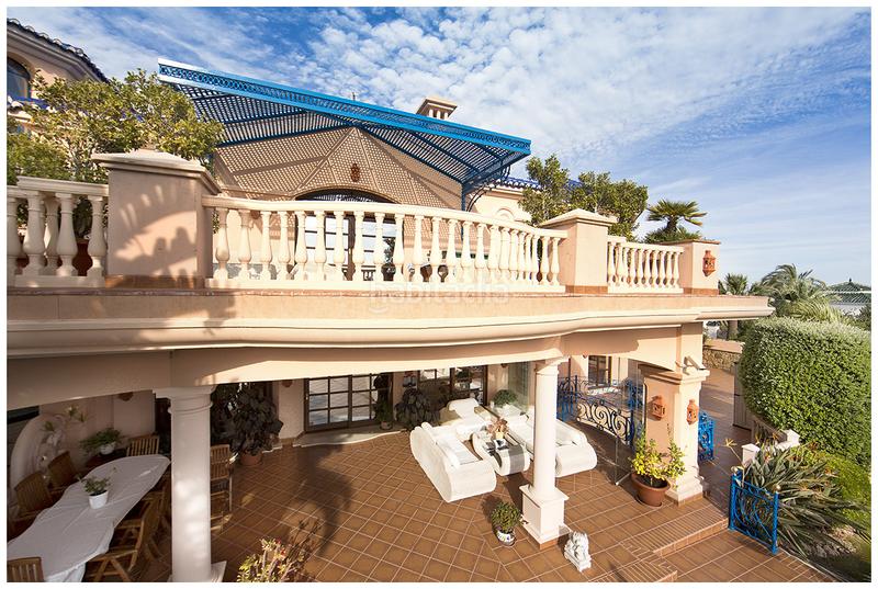 Foto 7b49ee85-c280-4224-a91c-bf6f3c276e0d. House with parking pool in Casco Antiguo Marbella