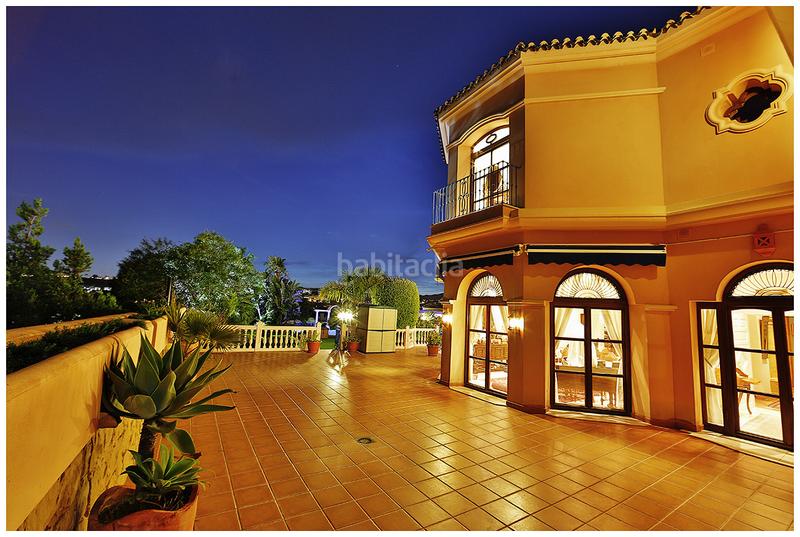 Foto 81a998bc-f94d-48b9-ade1-a111770631af. House with parking pool in Casco Antiguo Marbella