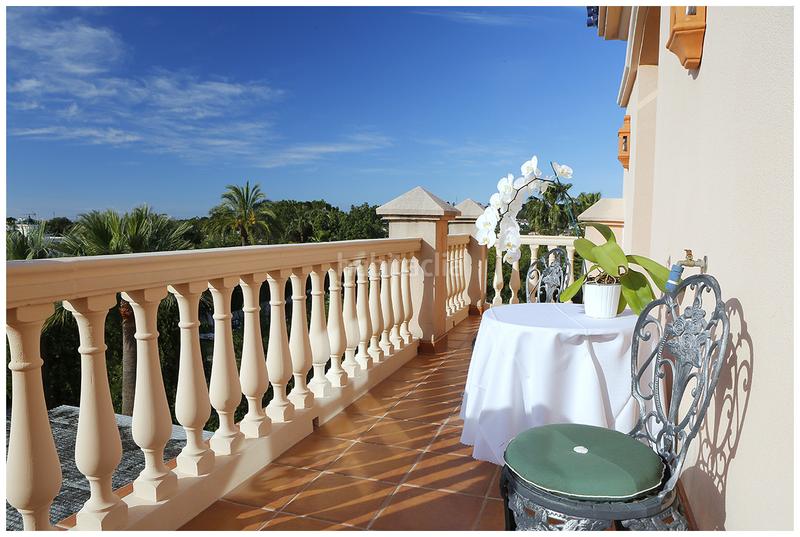 Foto c4558c20-7911-43bf-9840-4d76285a00df. House with parking pool in Casco Antiguo Marbella