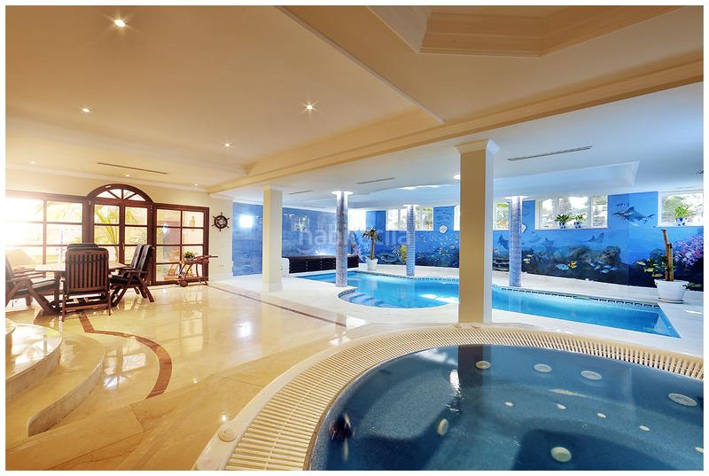 Foto c650fbb1-7297-46d2-b0a7-486e6935e8aa. House with parking pool in Casco Antiguo Marbella