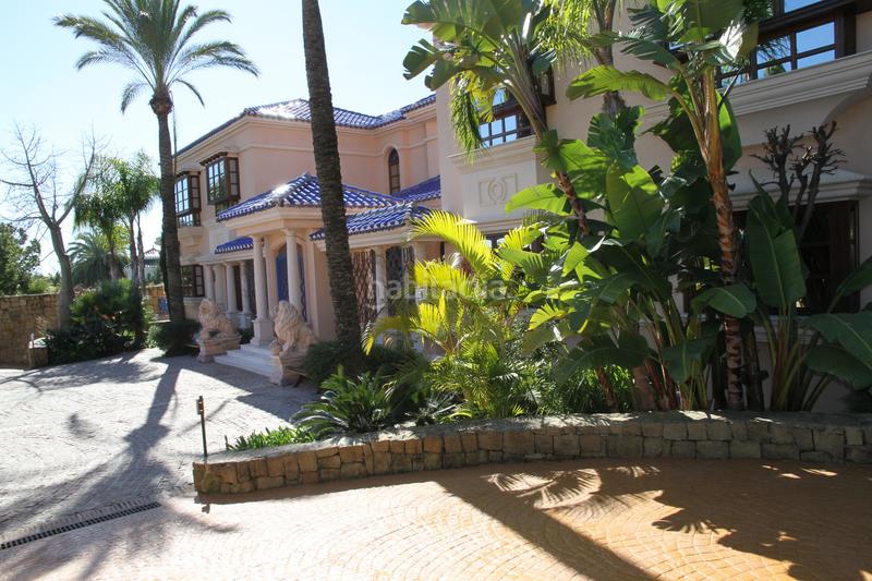 Foto f8abb5f5-b873-499b-bf23-1c6cf0b6bb5c. House with parking pool in Casco Antiguo Marbella