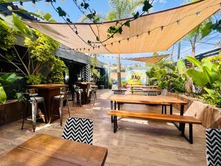 Local Comercial a Casco Antiguo. Restaurante bar en venta en el corazón de nueva andalucia, a 5 m